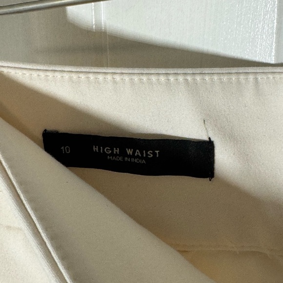 Loft High Waist Cream Women's Shorts - Picture 4 of 6